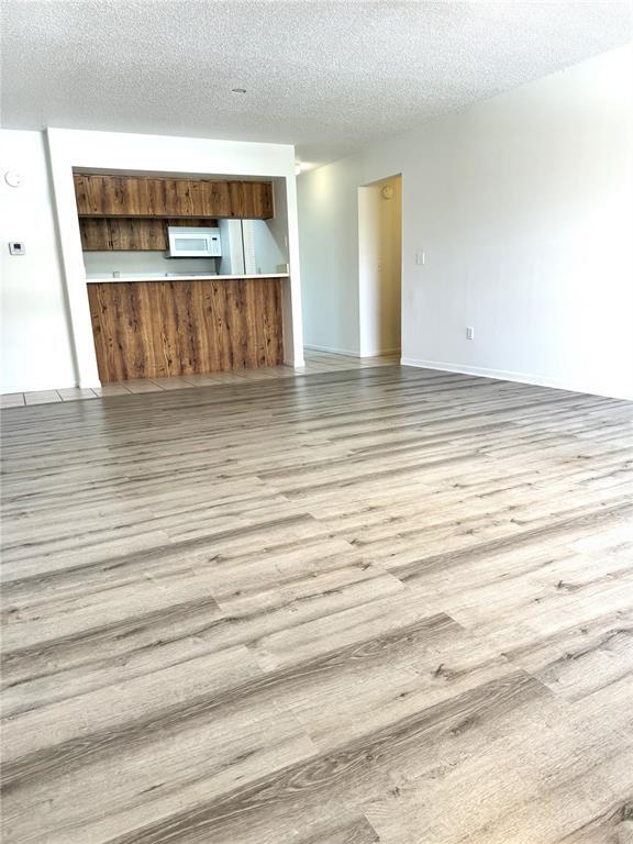 Building Photo - 13608 S Village Dr