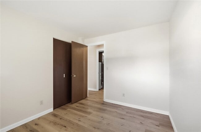 Building Photo - 6537 Highbury Rd