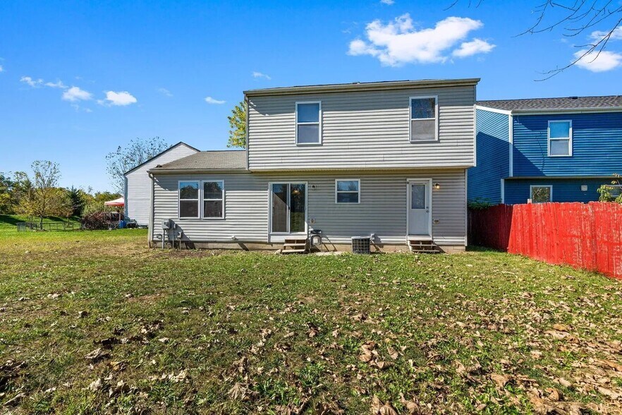 Huge yard - 8810 Greylag Loop