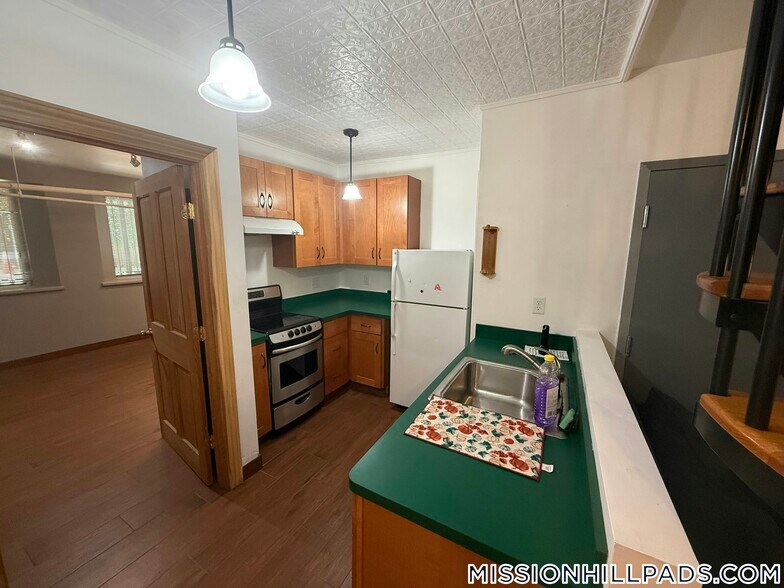 Building Photo - 12 Wigglesworth St
