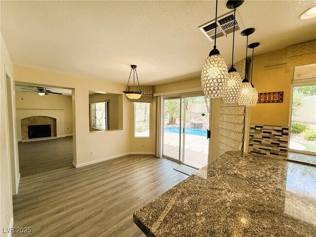 Building Photo - 2113 Desert Pines St