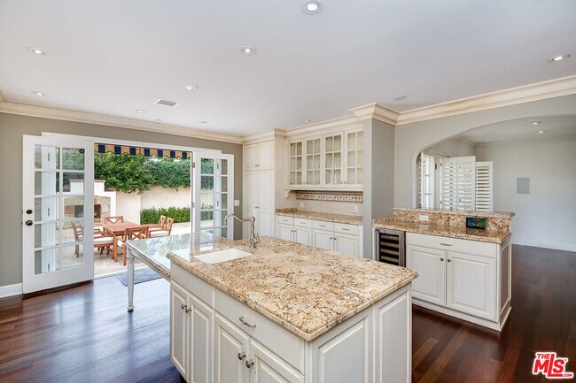 Building Photo - 4419 Clybourn Ave