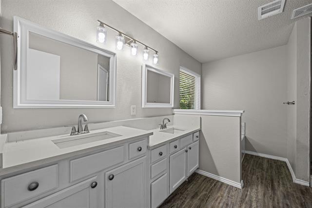 Building Photo - 549 Seminole Trail