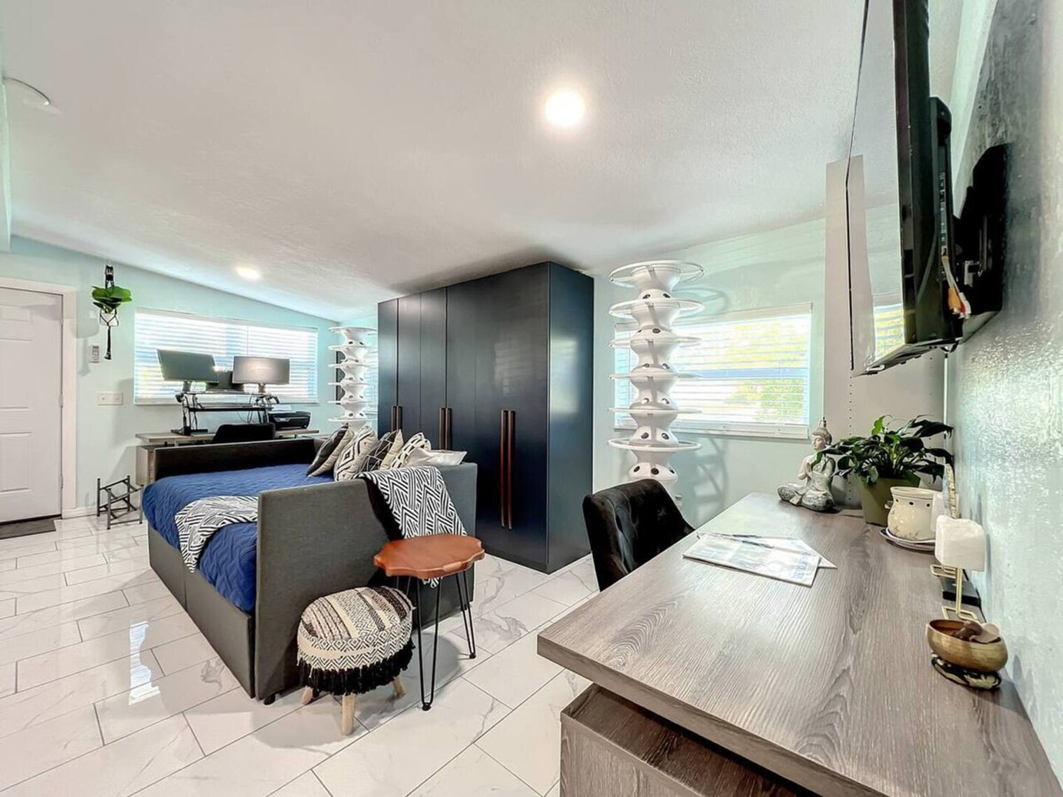 Building Photo - 1229 Berwyn Rd