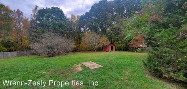 Building Photo - 2 br, 1 bath House - 205 Lake Drive
