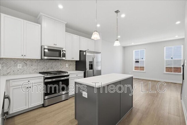 Building Photo - 4322 Ellipse Ter
