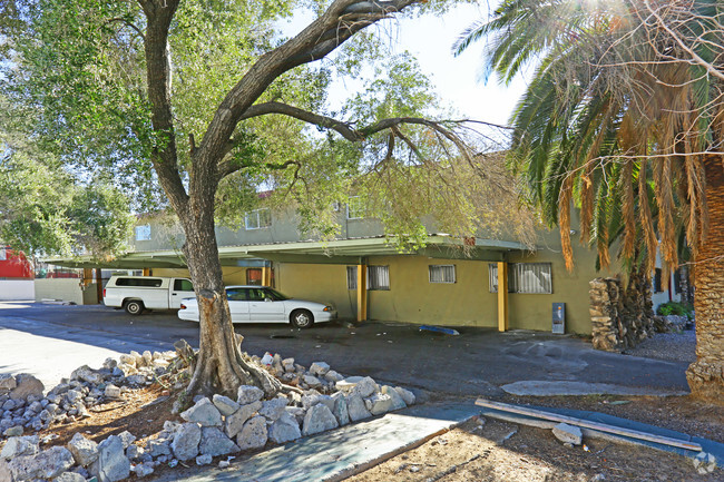 Building Photo - Sherwood Apartments