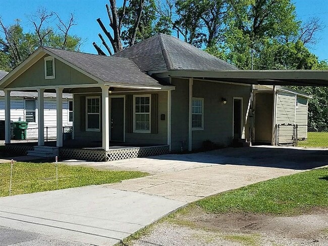 Building Photo - 306 E 32nd St