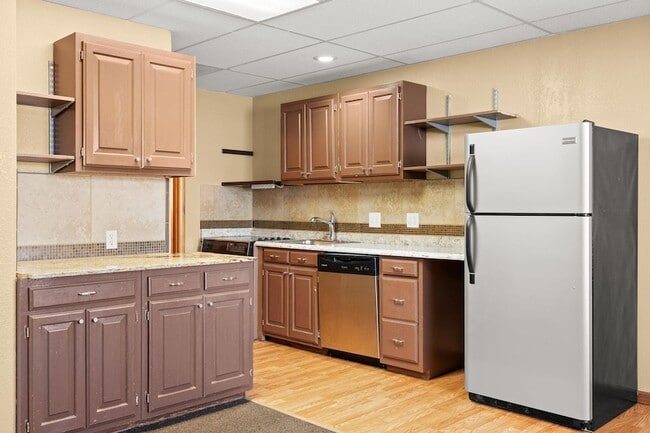 Building Photo - 1 Woodland Ave