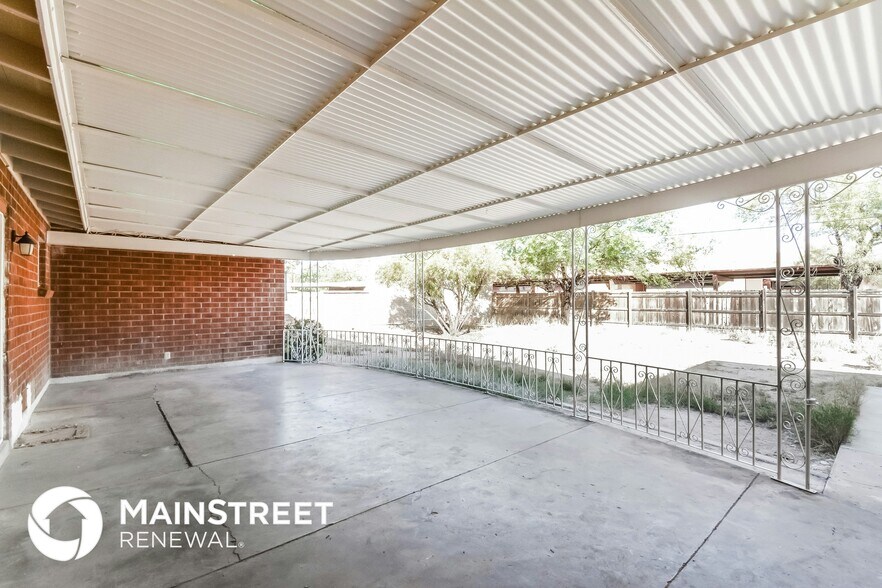 Building Photo - 3921 E Alta Vista St
