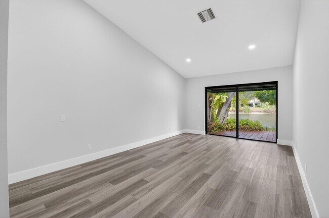 Building Photo - 6545 Las Flores Dr