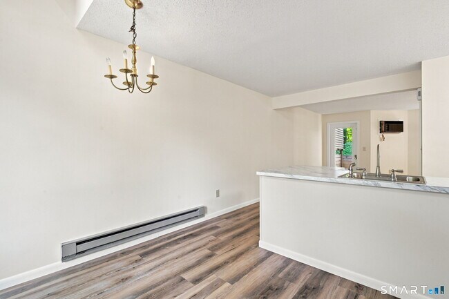 Building Photo - 44 Tolland Ave