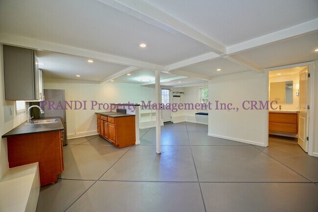 Building Photo - Available now!  3 Bedroom Gerstle Park home