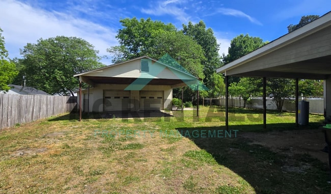 Building Photo - 113 3rd St