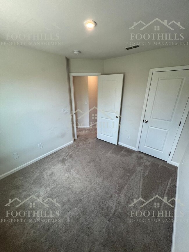 Building Photo - 167 Nicklaus Dr