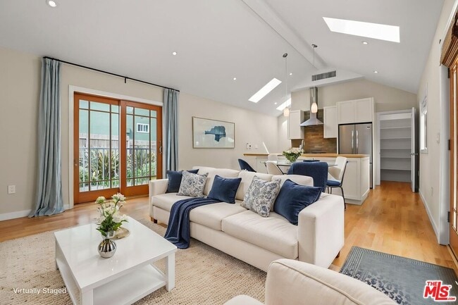 Building Photo - 652 Kensington Rd