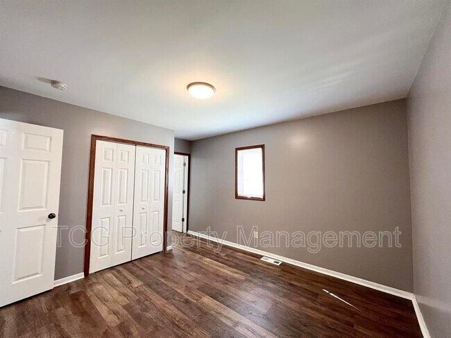 Building Photo - 629 3rd Ave