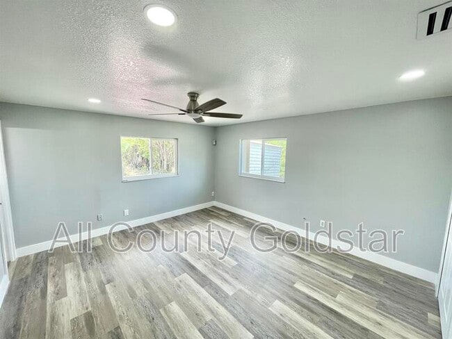 Building Photo - 162 Ott Cir