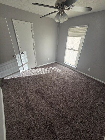 Building Photo - 50 Sommerset Dr