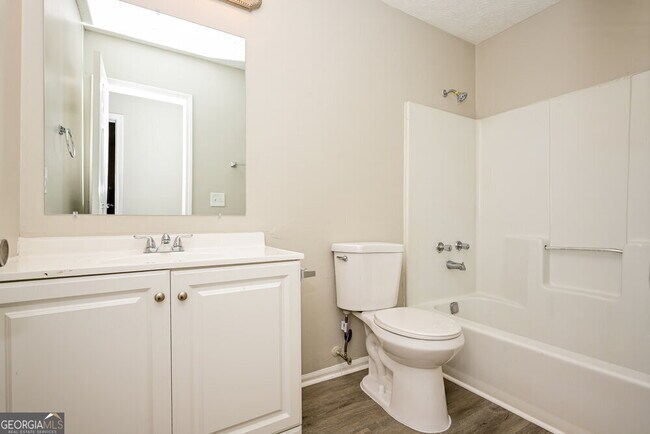Building Photo - 976 Park Gate Pl
