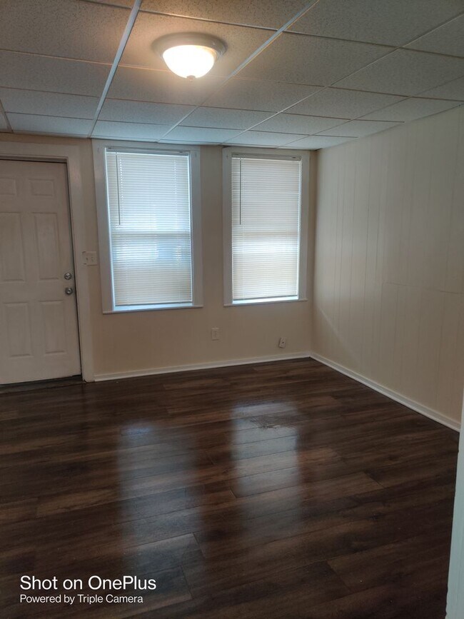 Building Photo - Gilbert Ave