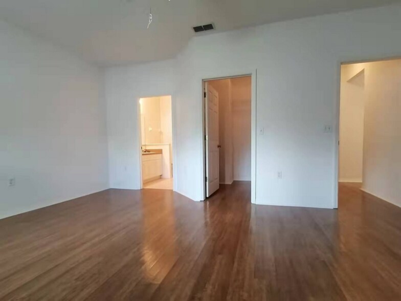 Building Photo - 4847 NW 78th Rd