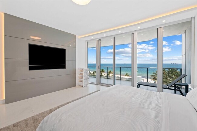 Building Photo - 701 N Fort Lauderdale Beach Blvd