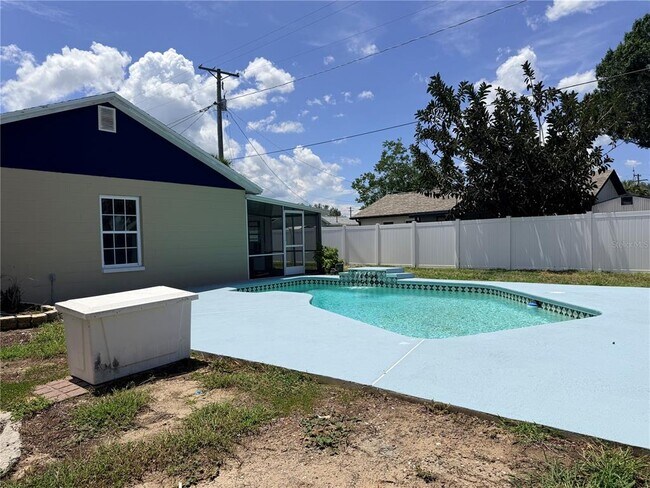 Building Photo - 208 Flamingo Dr