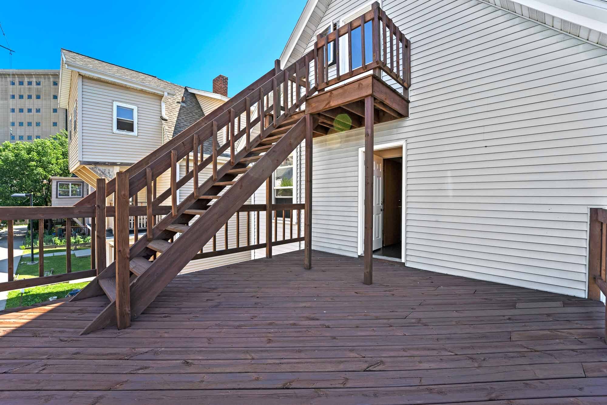 Building Photo - 322 W Wilson St