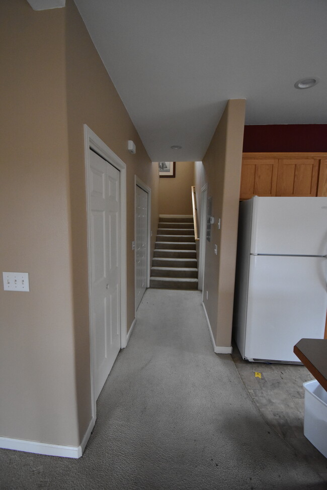 Building Photo - 10408 Merlin Way