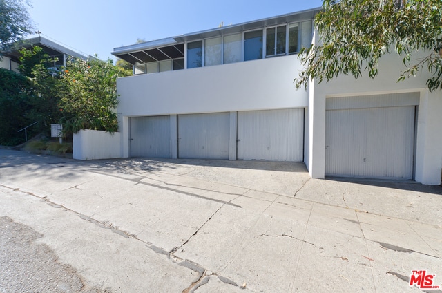 Building Photo - 11007 Strathmore Dr