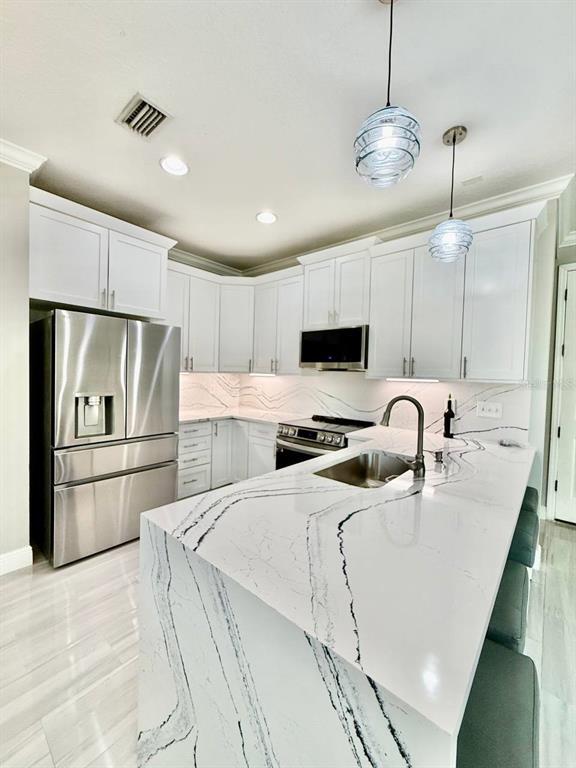 Building Photo - 505 S Tampania Ave