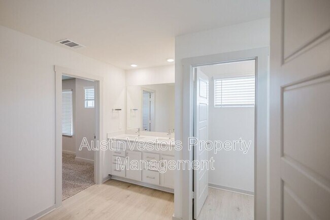 Building Photo - 413 Millbrook Blvd