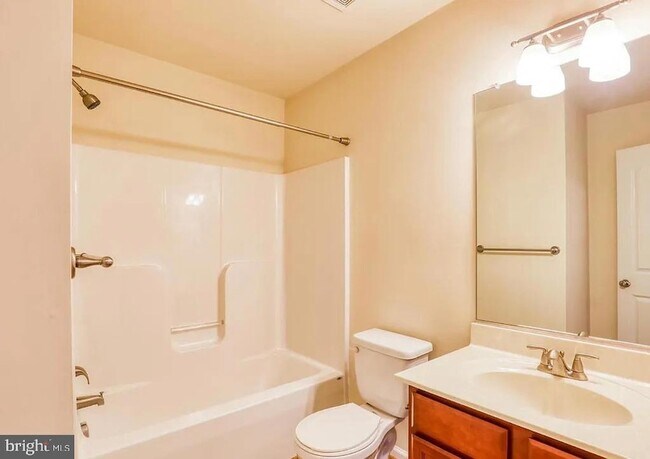 Building Photo - 125 Brockham Ct