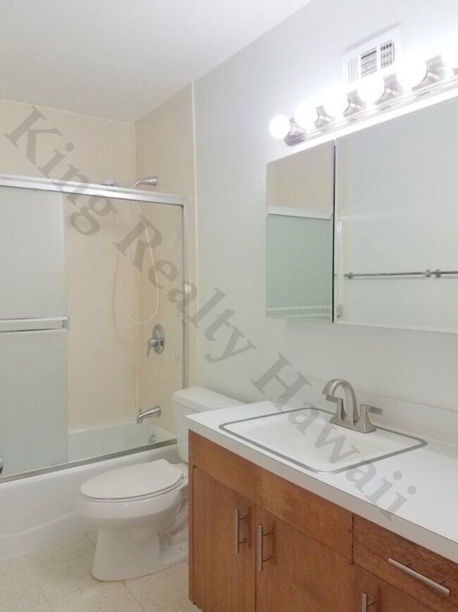 Building Photo - **OASIS in HONOLULU* Queen Emma Gardens *VERY CLEAN 2 br / 1 ba