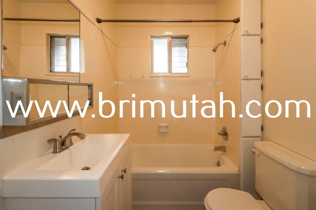 Building Photo - 1144 E 800 S