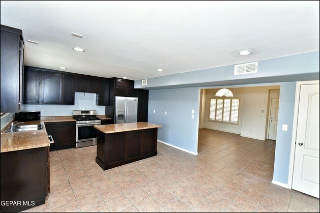 Building Photo - 6372 Franklin Ridge Dr