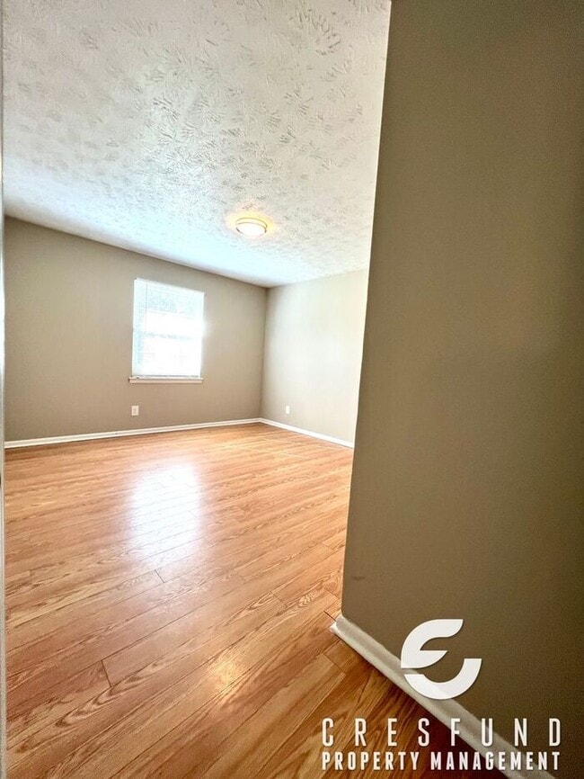 Building Photo - 3Br 2BAth Close to Fort Bragg with Large F...