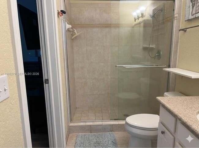 Building Photo - 633 NE 2nd St