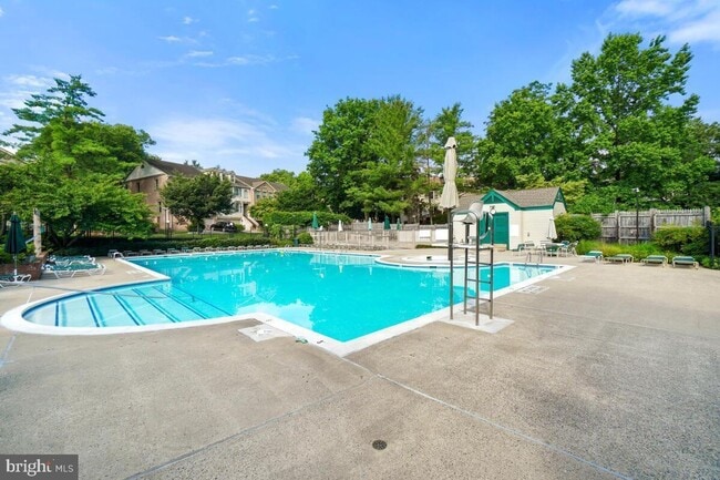 Building Photo - Serene Living in Rockville! Over 1,000 Squ...