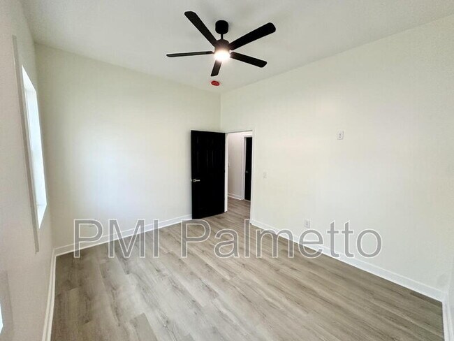 Building Photo - 1121 Zeigler St