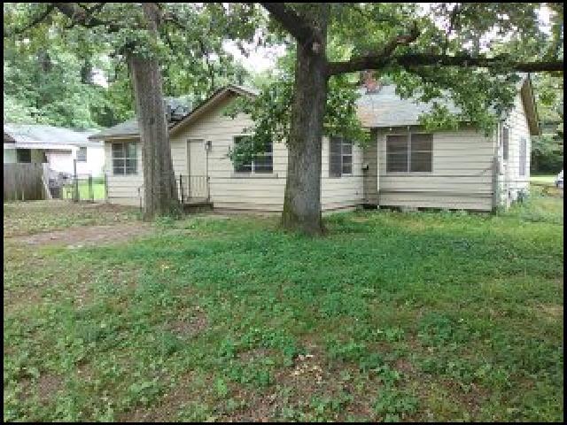 Building Photo - 5412 Young Rd