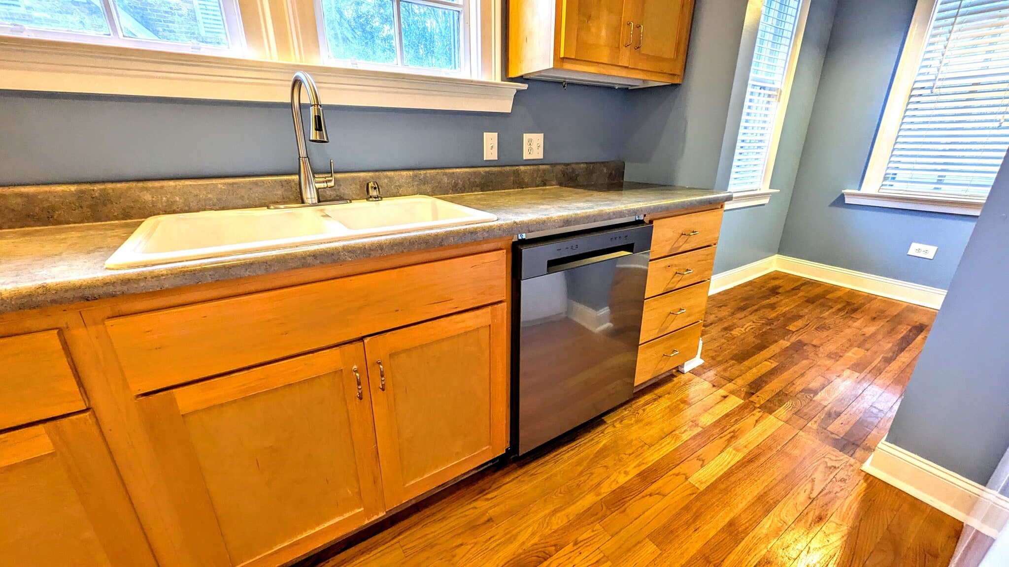 Building Photo - 3311 Lexington Rd