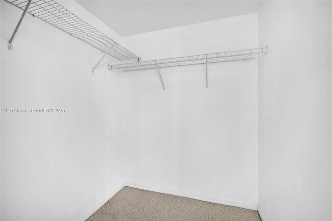 Building Photo - 951 Brickell Ave