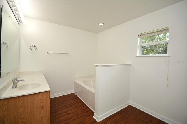 Building Photo - 36 Frenora Ln