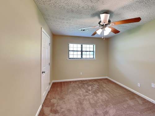 Building Photo - 1806 Oriole Trail