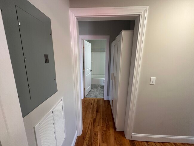 Building Photo - 41 Darina Pl