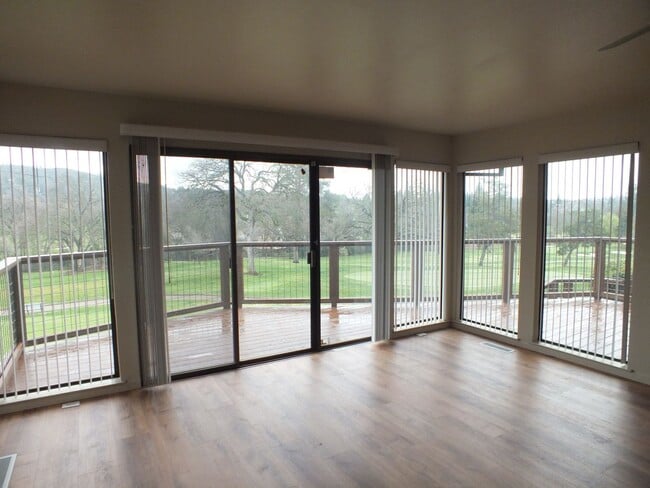 Building Photo - Cameron Park 2/2.5 2500 sf home on the golf course - Fully remodeled!