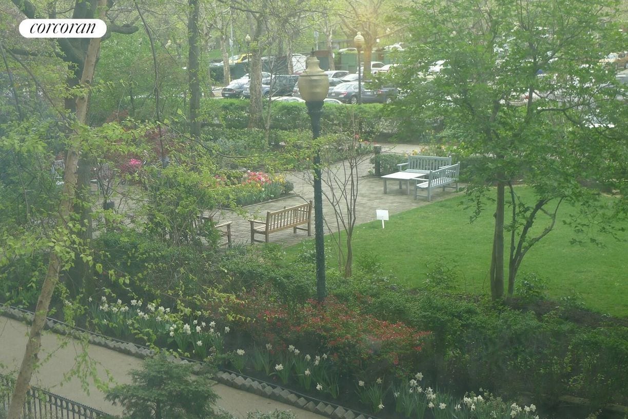 Building Photo - 400 Central Prk W