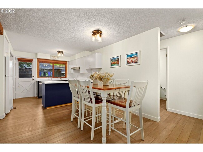 Building Photo - CHARMING HOME NEAR MULTNOMAH VILLAGE IN SW PORTLAND